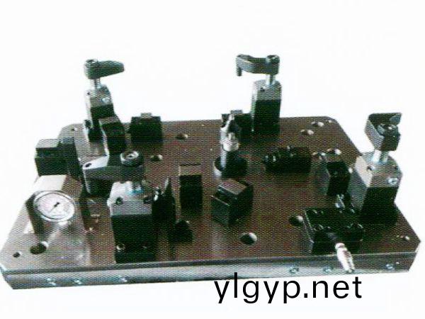 齒輪室罩(zhao)蓋液壓(ya)裌(jia)具(ju)
